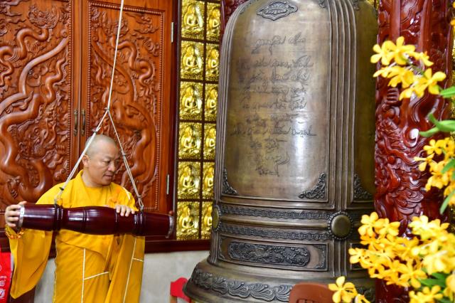 Rằm tháng Giêng đến chùa, cầu cho chúng sinh được an