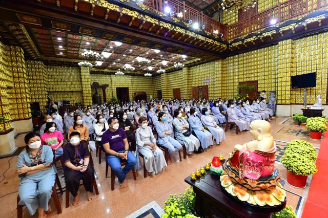 Rằm tháng Giêng đến chùa, cầu cho chúng sinh được an