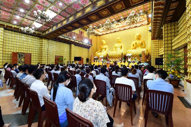 Rằm tháng Giêng đến chùa, cầu cho chúng sinh được an