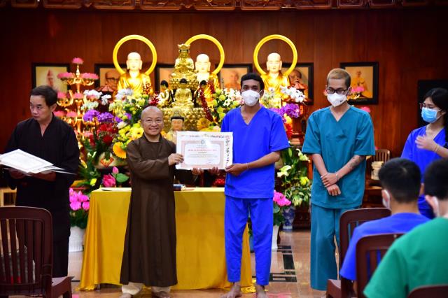 Tri ân quý tình nguyện viên Phật giáo hỗ trợ tuyến đầu chống dịch