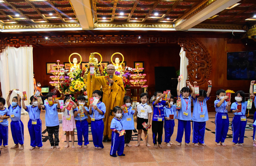 Khi trẻ em được yêu thương