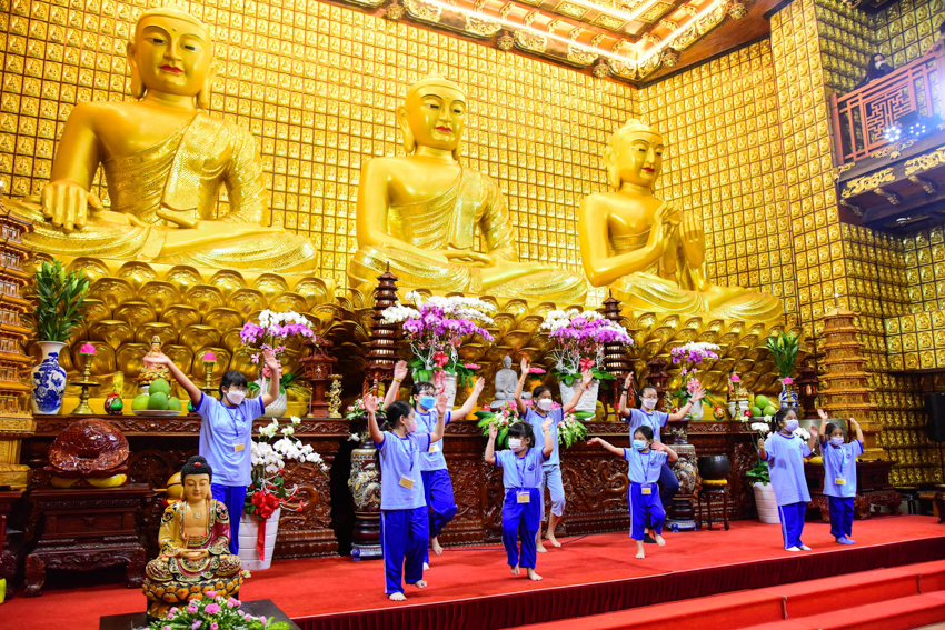 Khi trẻ em được yêu thương