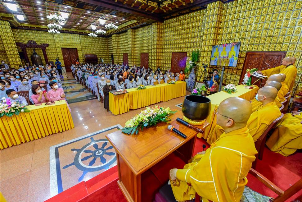 Đại lễ tưởng niệm đức Phật nhập Niết-bàn và mừng Ngày Tiếp nối lần thứ 54 của Sư phụ Thích Nhật Từ