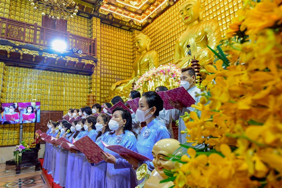 Đại lễ tưởng niệm đức Phật nhập Niết-bàn và mừng Ngày Tiếp nối lần thứ 54 của Sư phụ Thích Nhật Từ