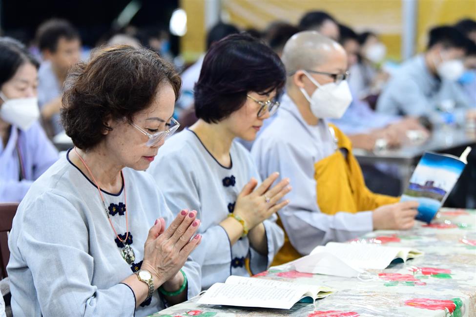 Rời xa sự ồn ào, những bước chân tìm về bình yên