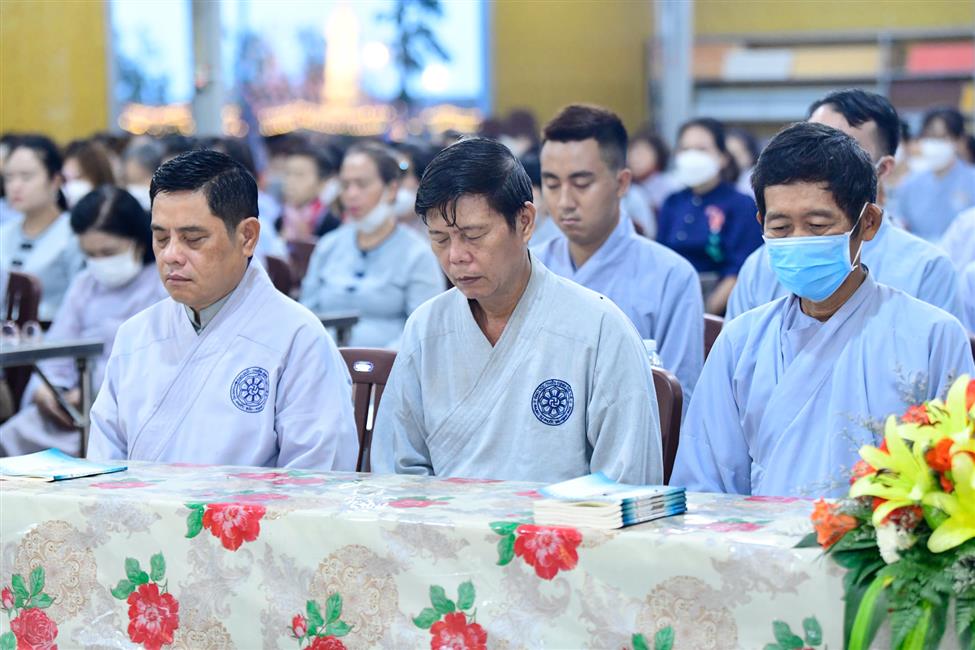 Rời xa sự ồn ào, những bước chân tìm về bình yên