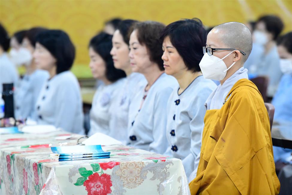 Rời xa sự ồn ào, những bước chân tìm về bình yên