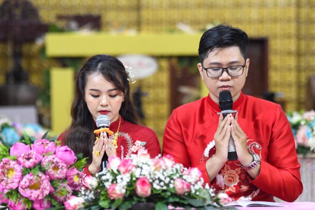 Rộn ràng đám cưới đầu năm 2022 tại chùa Giác Ngộ