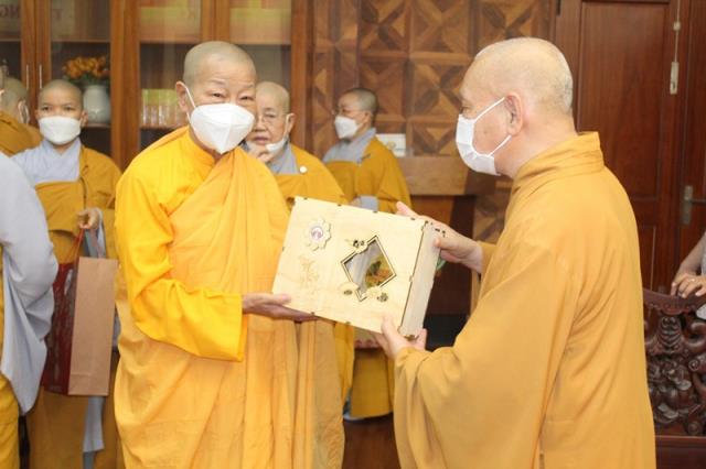 TP Hồ Chí Minh: Phân Ban Ni Giới Trung Ương Chúc Tết Chư Vị Trưởng Thượng, Chính Quyền Các Cấp