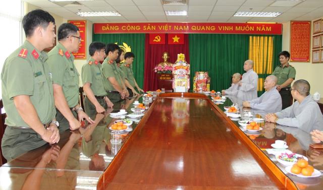 TP Hồ Chí Minh: Phân Ban Ni Giới Trung Ương Chúc Tết Chư Vị Trưởng Thượng, Chính Quyền Các Cấp