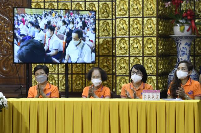 Chùa Giác Ngộ - Quỹ ĐPNN trao 114 suất học bổng đến trẻ em mồ côi vì Covid-19