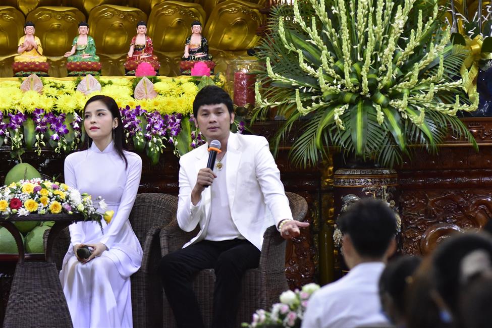 Chú cháu NSƯT Kim Tiểu Long - ca sĩ Saka Trương Tuyền: &quot;Chỉ có đạo Phật mới giúp mình biết thương người hơn&quot;