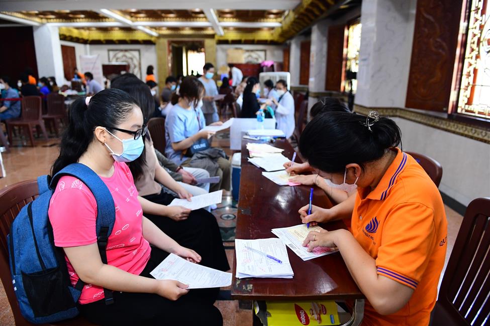 Hướng đến Đại lễ Phật đản 2022: Gần 600 người về chùa Giác Ngộ hiến máu nhân đạo (HM54)