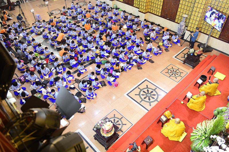 Chùm ảnh: Gần 400 thiếu nhi tham dự khóa tu tại chùa Giác Ngộ