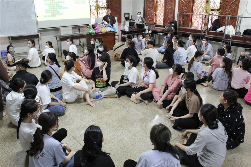 Ét ô ét: Hàng trăm Gen Z &quot;bật chế độ&quot; về chùa Giác Ngộ sinh hoạt