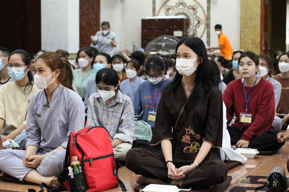Ét ô ét: Hàng trăm Gen Z &quot;bật chế độ&quot; về chùa Giác Ngộ sinh hoạt
