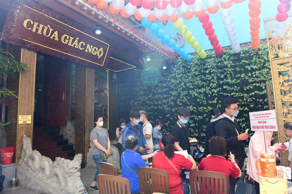Hướng đến Đại lễ Phật đản 2022: Gần 600 người về chùa Giác Ngộ hiến máu nhân đạo (HM54)