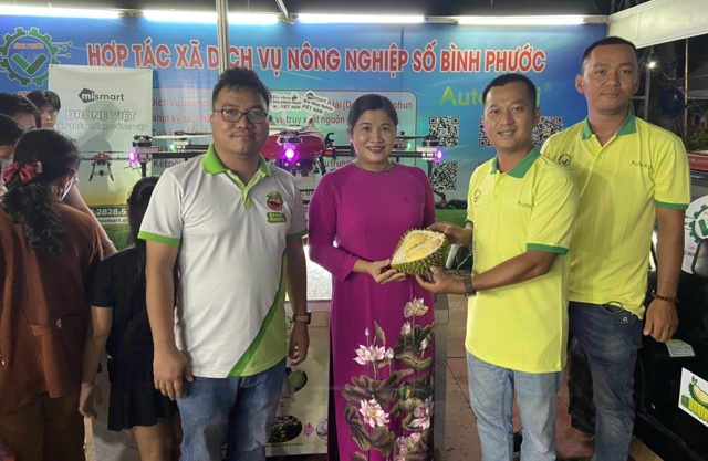 Nữ doanh nhân Bắc Giang giúp nông dân chuyển đổi số, lan tỏa bao việc thiện