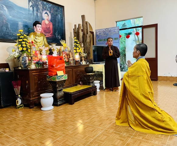Ban TTXH Phật giáo Ninh Hòa cúng dường trường hạ