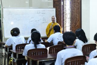 Hỗ Trợ Áo Thun Cho Các Khóa Tu Của Chùa Giác Ngộ (C241)