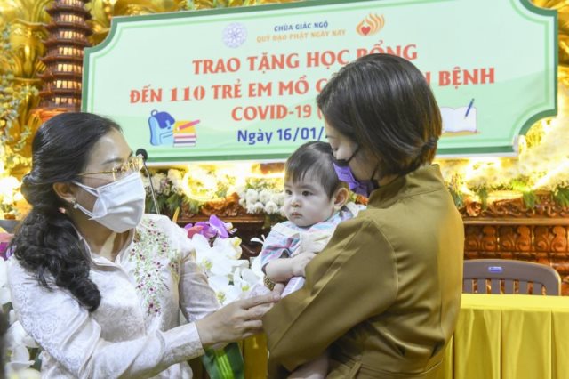 Trao Tặng Học Bổng Đến Trẻ Em Mồ Côi Vì Dịch Bệnh Covid-19 (C278)