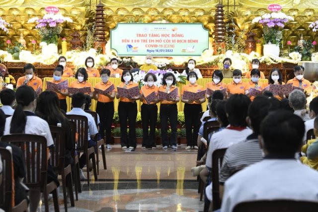 Trao Tặng Học Bổng Đến Trẻ Em Mồ Côi Vì Dịch Bệnh Covid-19 (C278)