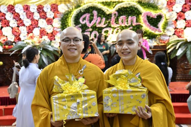 Đại Lễ Vu Lan Báo Hiếu – Cúng Dường Pháp Y – Lễ Húy Kỵ Chùa Giác Ngộ (C288)