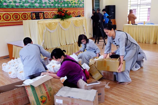 Cúng Dường Trường Hạ Các Tỉnh Miền Đông Nam Bộ (C286)