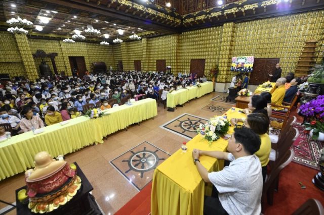 Trao Tặng Học Bổng Đến Trẻ Em Mồ Côi Vì Dịch Bệnh Covid-19 (C278)
