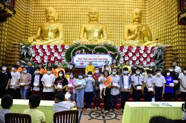 Trao Tặng Học Bổng Đến Trẻ Em Mồ Côi Vì Dịch Bệnh Covid-19 (C278)