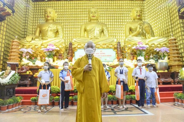 Trao Tặng Học Bổng Đến Trẻ Em Mồ Côi Vì Dịch Bệnh Covid-19 (C278)