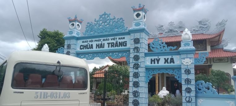 Phật tử cúng dường trường hạ tại Ninh Hoà