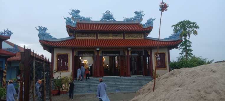 Phật tử cúng dường trường hạ tại Ninh Hoà