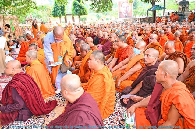 Hành hương chiêm bái Phật tích Ấn Độ và Nepal 2023 - Cúng dường Thiên Tăng và công việc từ thiện tại Bodh Gaya, Ấn Độ