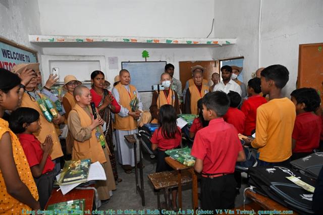 Hành hương chiêm bái Phật tích Ấn Độ và Nepal 2023 - Cúng dường Thiên Tăng và công việc từ thiện tại Bodh Gaya, Ấn Độ