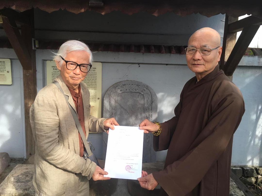 Nhà Nghiên Cứu Tâm Hằng Nguyễn Đắc Xuân với Tỳ Kheo Thích Pháp Bảo ngày chu du trên đất phương Nam