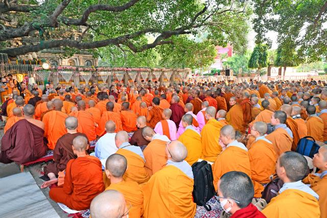 Hành Hương Chiêm Bái Phật Tích Ấn Độ Và Nepal 2023 - Cúng Dường Thiên Tăng Và Công Việc Từ Thiện Tại Bodh Gaya, Ấn Độ