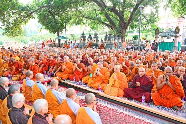 Hành Hương Chiêm Bái Phật Tích Ấn Độ Và Nepal 2023 - Cúng Dường Thiên Tăng Và Công Việc Từ Thiện Tại Bodh Gaya, Ấn Độ