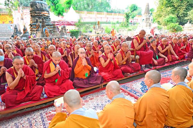 Hành Hương Chiêm Bái Phật Tích Ấn Độ Và Nepal 2023 - Cúng Dường Thiên Tăng Và Công Việc Từ Thiện Tại Bodh Gaya, Ấn Độ