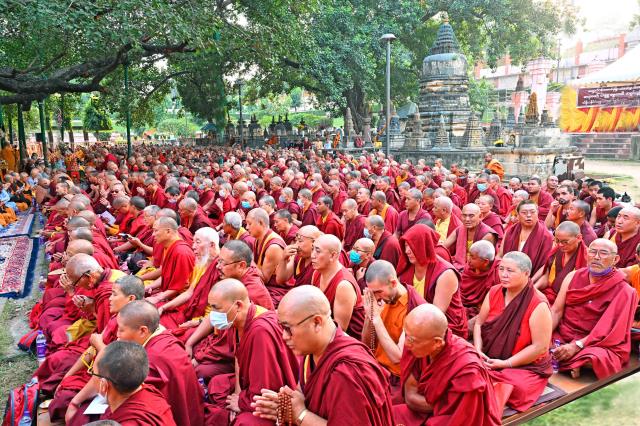Hành Hương Chiêm Bái Phật Tích Ấn Độ Và Nepal 2023 - Cúng Dường Thiên Tăng Và Công Việc Từ Thiện Tại Bodh Gaya, Ấn Độ