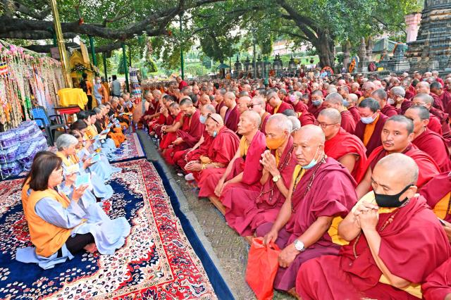 Hành Hương Chiêm Bái Phật Tích Ấn Độ Và Nepal 2023 - Cúng Dường Thiên Tăng Và Công Việc Từ Thiện Tại Bodh Gaya, Ấn Độ