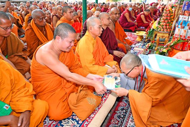 Hành Hương Chiêm Bái Phật Tích Ấn Độ Và Nepal 2023 - Cúng Dường Thiên Tăng Và Công Việc Từ Thiện Tại Bodh Gaya, Ấn Độ