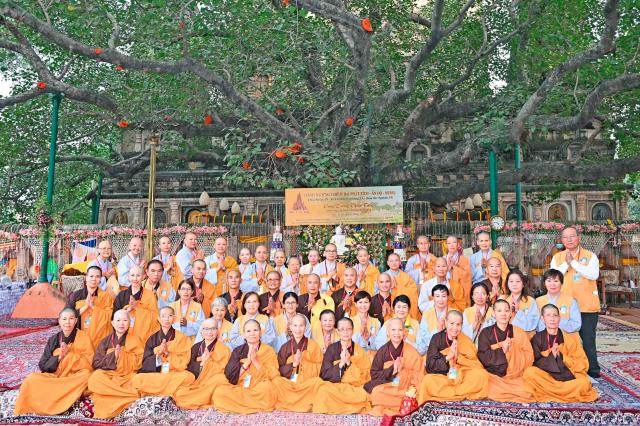 Hành Hương Chiêm Bái Phật Tích Ấn Độ Và Nepal 2023 - Cúng Dường Thiên Tăng Và Công Việc Từ Thiện Tại Bodh Gaya, Ấn Độ
