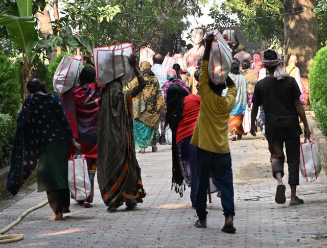 Hành Hương Chiêm Bái Phật Tích Ấn Độ Và Nepal 2023 - Cúng Dường Thiên Tăng Và Công Việc Từ Thiện Tại Bodh Gaya, Ấn Độ
