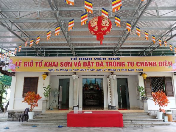 Giỗ Tổ khai sơn và đặt đá trùng tu chùa Viên Ngộ