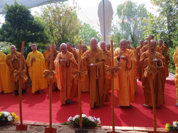 Giỗ Tổ khai sơn và đặt đá trùng tu chùa Viên Ngộ