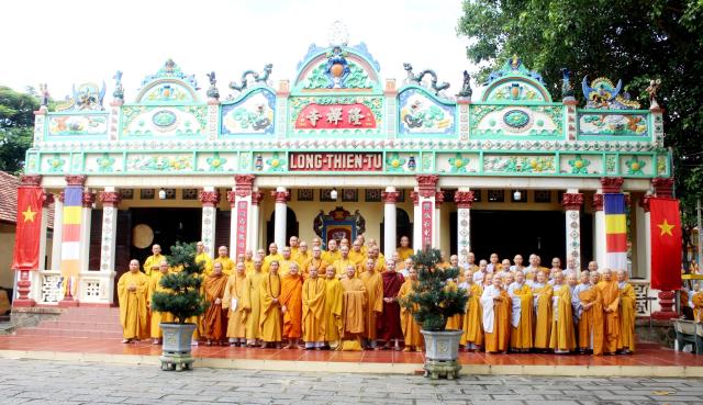 Đồng Nai: Phái đoàn ban trị sự GHPGVN tỉnh Đồng Nai viếng thăm trường hạ tổ đình Long Thiền, Quốc Ân Kim Cang