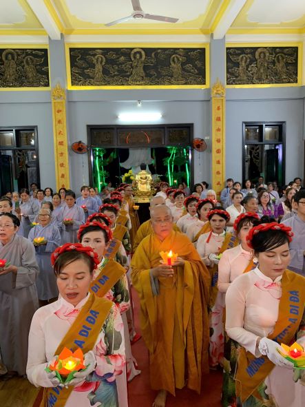 Lễ vía Phật Di Đà tại chùa Linh Sơn Pháp Ấn