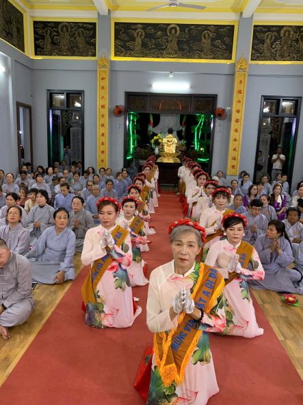 Lễ vía Phật Di Đà tại chùa Linh Sơn Pháp Ấn