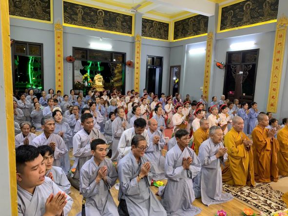 Lễ vía Phật Di Đà tại chùa Linh Sơn Pháp Ấn